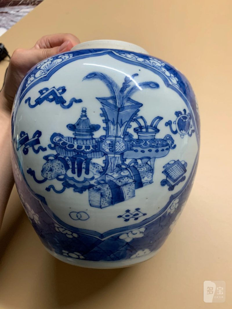 清康熙 青花冰梅开光山水人物纹罐 - 图6